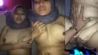 Bokep Indo Jilbab Goyang Batang Pria Sampai Lemas poster