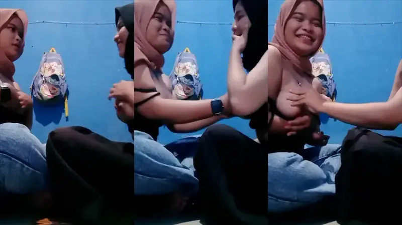 Bokep Indo Mainin Toket Temen Saling Remas Hot backdrop