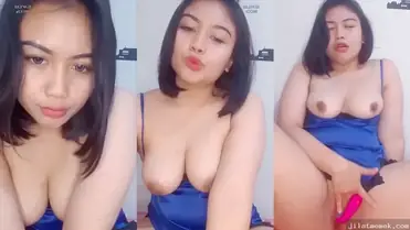 Cewek Nakal Colmek Pakai Alat Getar poster