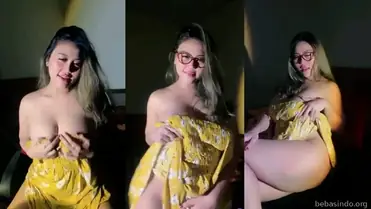 Miya Daster Kuning Desah Sange Depan Kamera poster